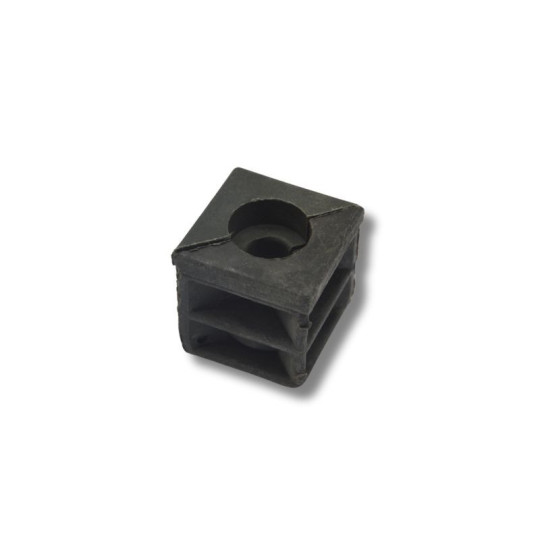 Embout pour 1 roulette (2 triangles) pour table inox référence TN