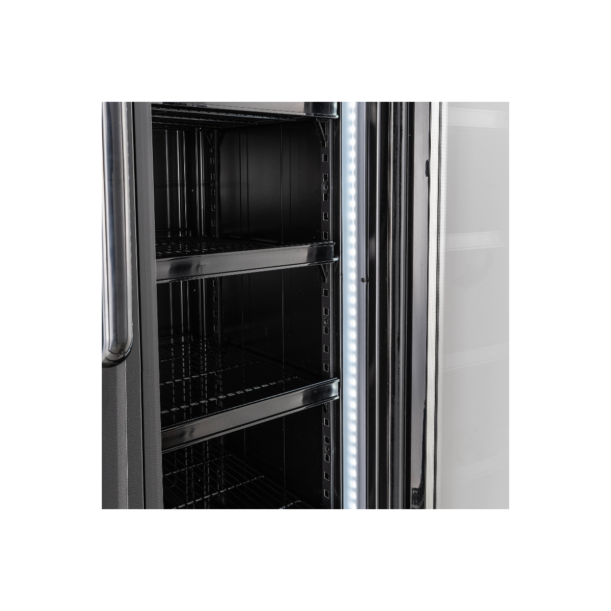 Armoire à boissons 460 Litres sur roulettes Full Black PREMIUM - GOLDINOX